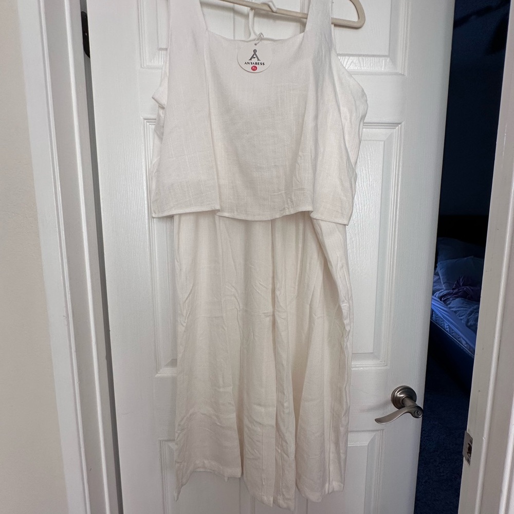 Elegant White Sleeveless linen 2 piece set